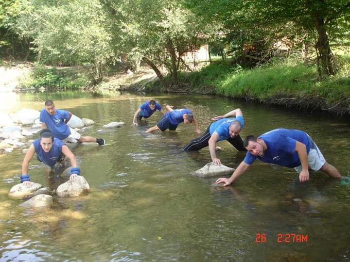 vežbanje u reci radi izdržljivosti.